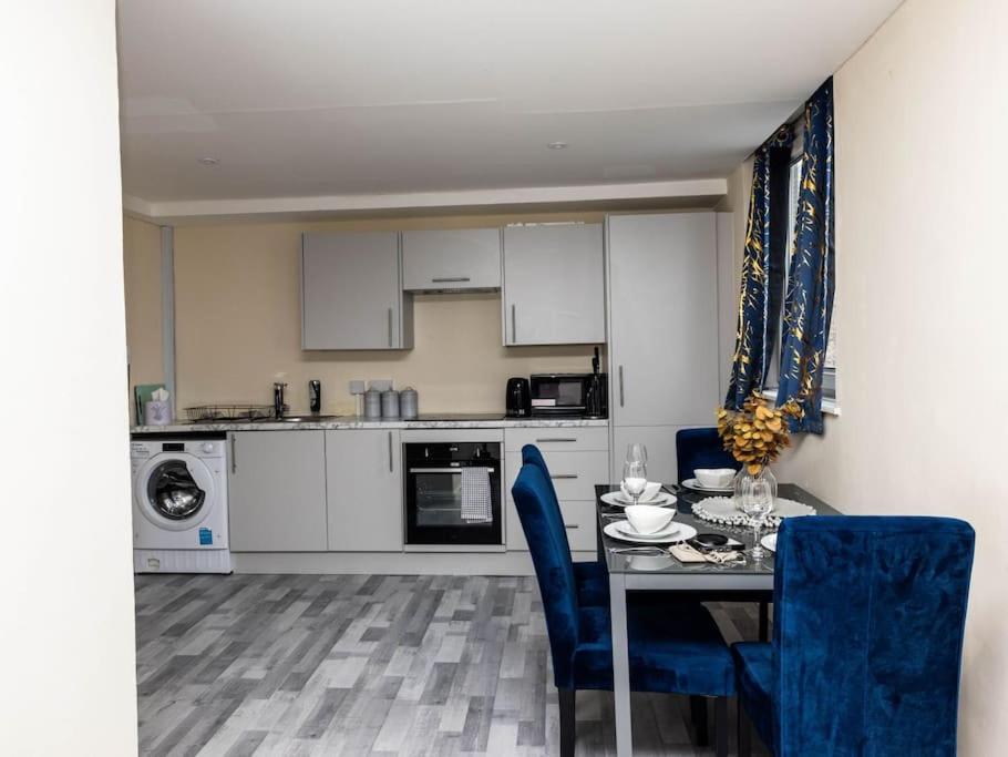 1 Bedroom-Sofabed-Worktable-4-Wifi-Parking London Exterior photo