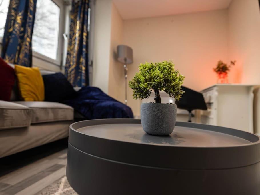 1 Bedroom-Sofabed-Worktable-4-Wifi-Parking London Exterior photo