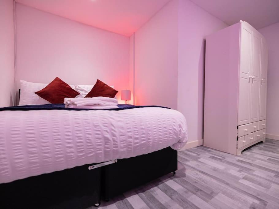1 Bedroom-Sofabed-Worktable-4-Wifi-Parking London Exterior photo