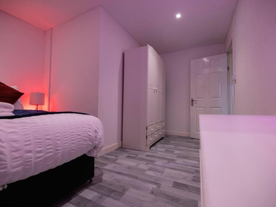 1 Bedroom-Sofabed-Worktable-4-Wifi-Parking London Exterior photo