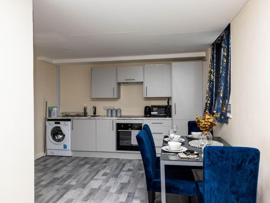 1 Bedroom-Sofabed-Worktable-4-Wifi-Parking London Exterior photo